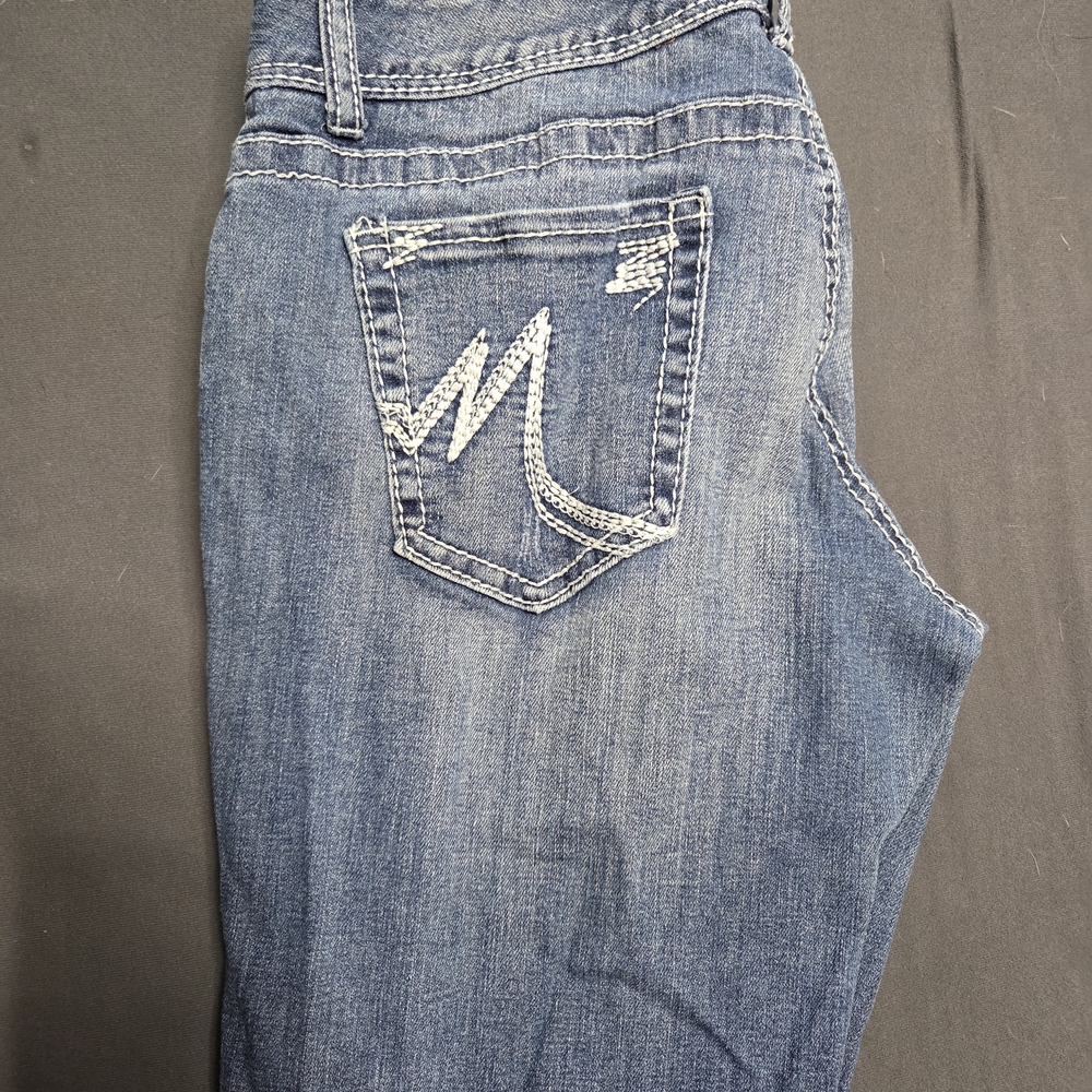 Maurices Denim Jeans with Embroidered Pocket 11/12 Long
